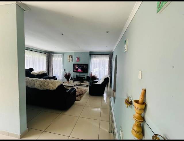 3 BEDROOM HOUSE FOR SALE IN RHODESFIELD